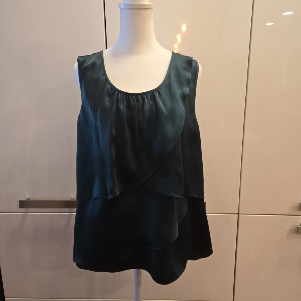 Talbots 100% Silk Draped Tiered Sleeveless Blouse Emerald Green Womens Size 12
